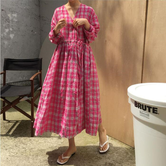 Korean version of V -neck tie thin long sleeve cotton and linen dress women's French retro lattice long skirt large size casual A -line skirt

