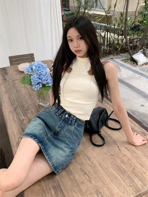 New denim short skirt for summer wear for women with anti-exposure high-waisted hot girl hip-pack skirt A-line large-size skirt trendy