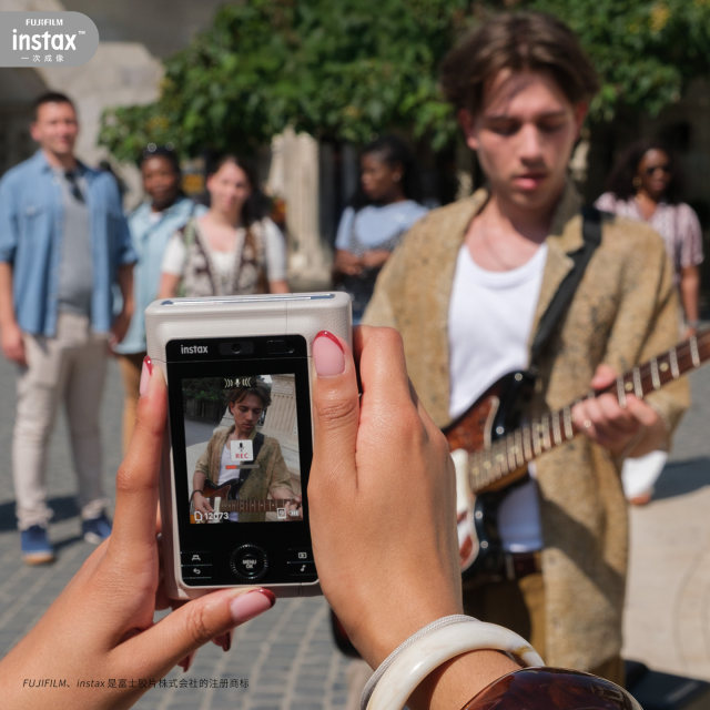 12-issue interest-free Fujifilm/Fuji instax mini Liplay+ digital-analog all-in-one camera