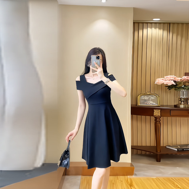 French Hepburn style black strapless dress for women summer 2025 new style slimming suspender skirt for small fat mm