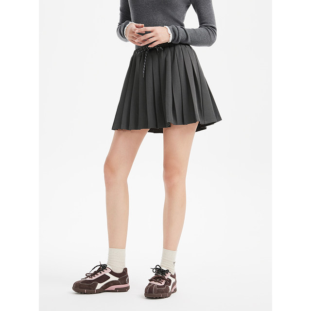 Short skirt for women hot air 2025 summer new pleated slim A-line slim versatile and comfortable commuting temperament
