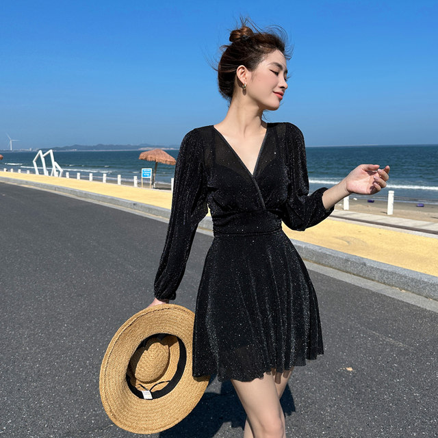 2025 new swimsuit for fat girls to cover their flesh and make them look slimmer, one-piece skirt style, large size sun protection boxer briefs for hot spring bathing