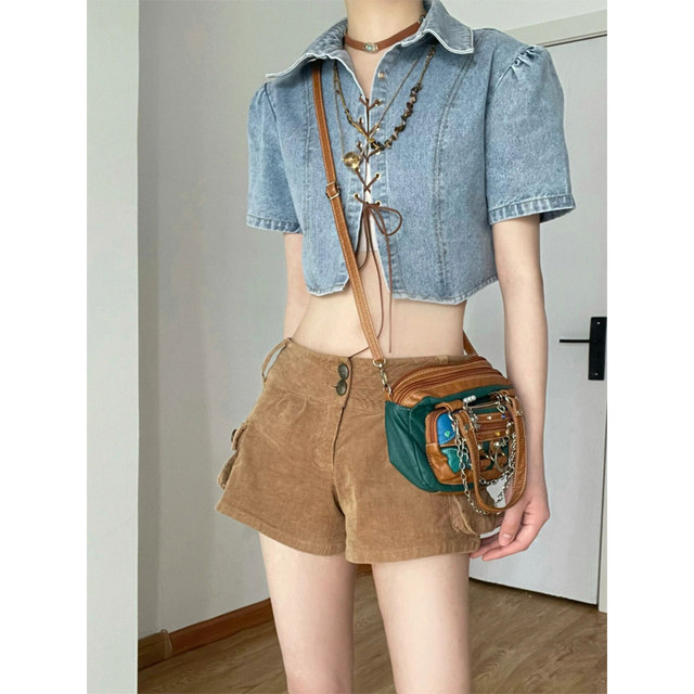 Mid-sleeved American retro hot girl denim shirt for women's summer design niche slim fit slim navel neck short top