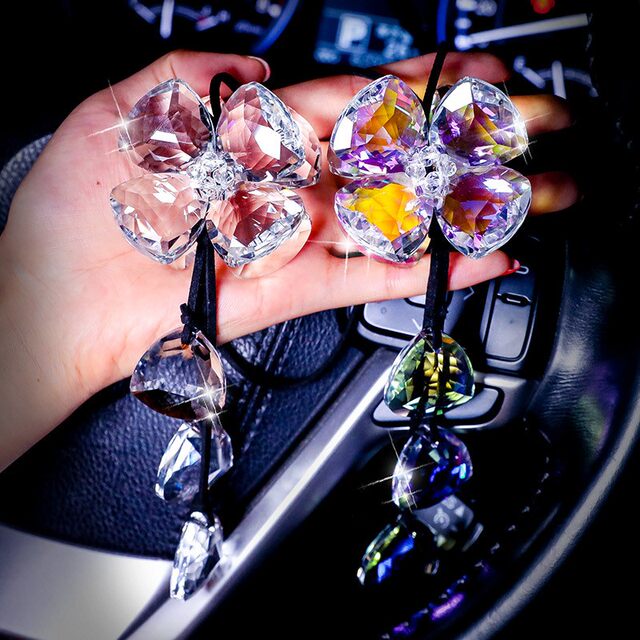 Five-leaf clover crystal car hanging decoration car hanging decoration supplies crystal handicraft car hanging gift delivery