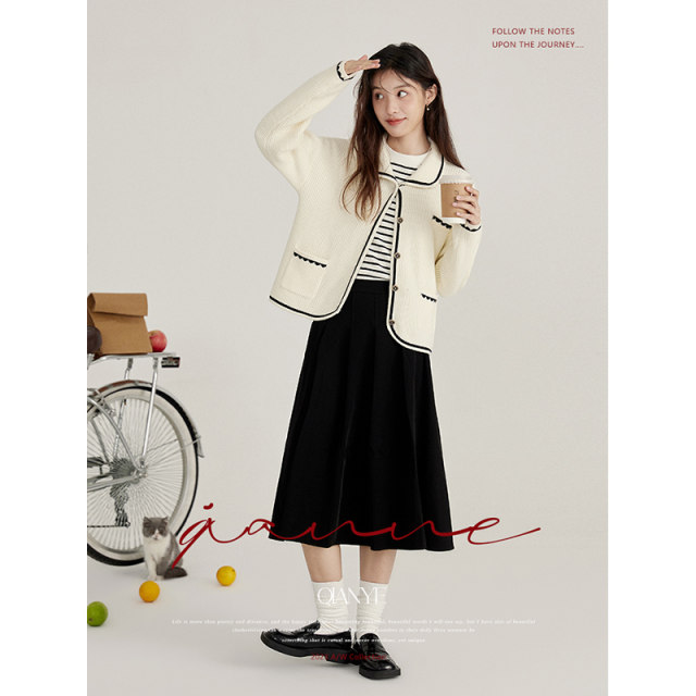Early spring black and white striped long-sleeved bottoming top for women 2025 new spring and autumn round neck T-shirt loose bottoming shirt