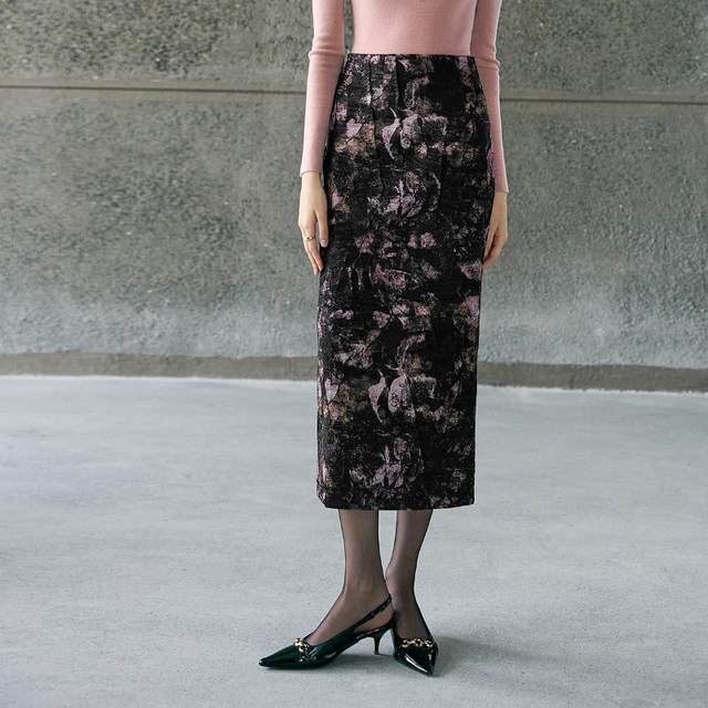 Yanyu retro elegant printed skirt Ms. 2024 new winter mid -length thin A -line hip skirt
