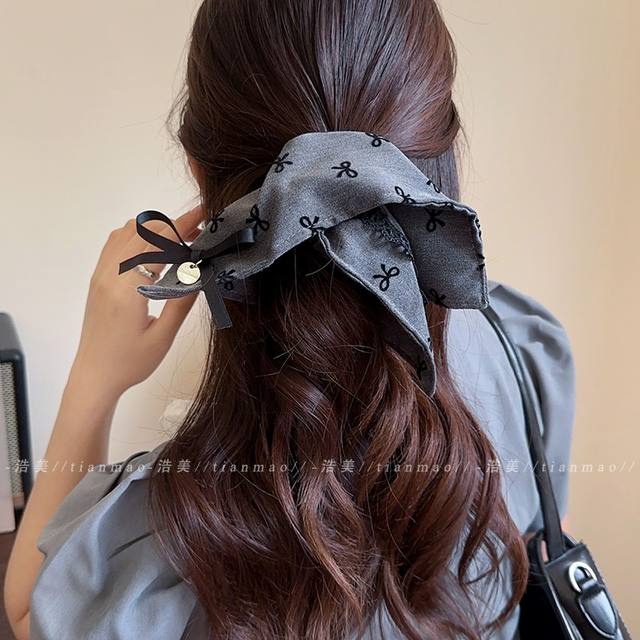 Gray Grey square scarf bow hair ring 2025 new high-end large intestinal circle for girls high-end hair rope