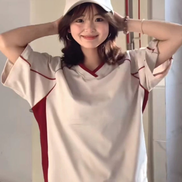 2025 new national trend brand spliced ​​contrasting color V-neck jersey short-sleeved T-shirt for women loose college style rag-sleeved top
