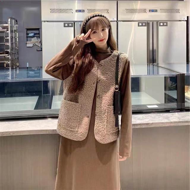 Korean fashion imitation lamb-wool vest cardigan in autumn and winter for women casual plus velvet sweater vest women's custom
