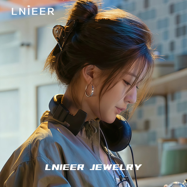 Xu me dazzling Zhao Lusi and Xu Yan's same style love grabber female high-end back head hairpin shark hairpin headgear