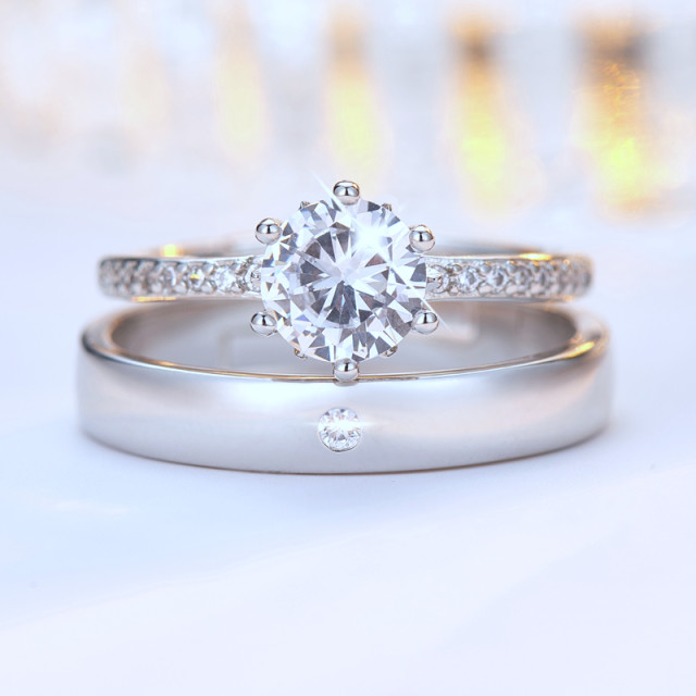 Simulated wedding rings for a wedding couple, props for the wedding scene, couple rings, men's and women's fake diamond rings exchange ceremony