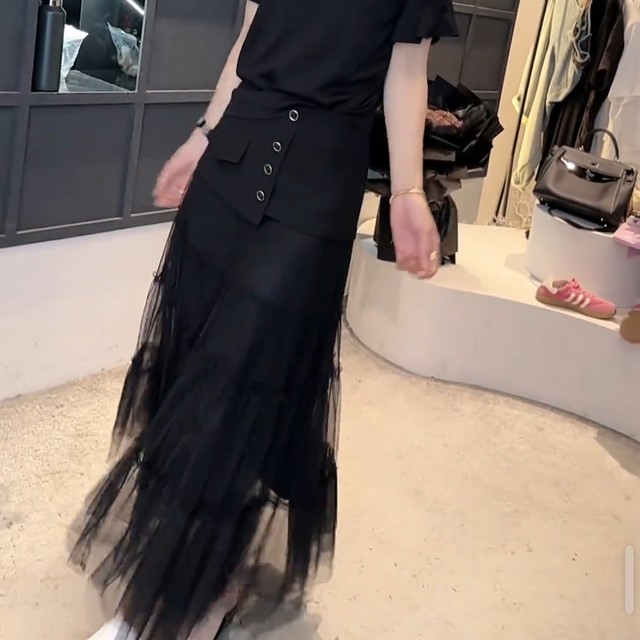 
Spring and summer mid-length mesh skirt design solid color skirt makes you look slim and simple and versatile cake skirt for women