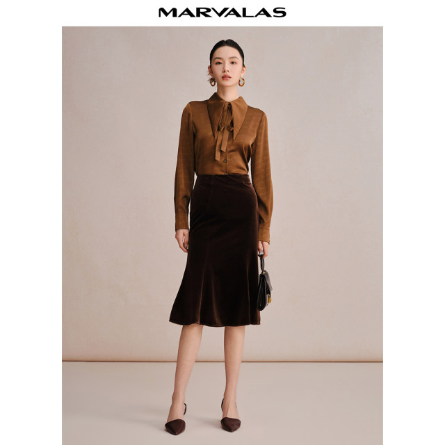 Mandesy retro skirt 2025 autumn new product elastic velvet A-swing fishtail skirt commuting OL long skirt