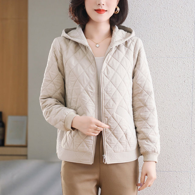 Mom's new autumn clothing 2025 loose hooded jacket light luxury foreign style middle-aged ladies spring and autumn travel fashion tops