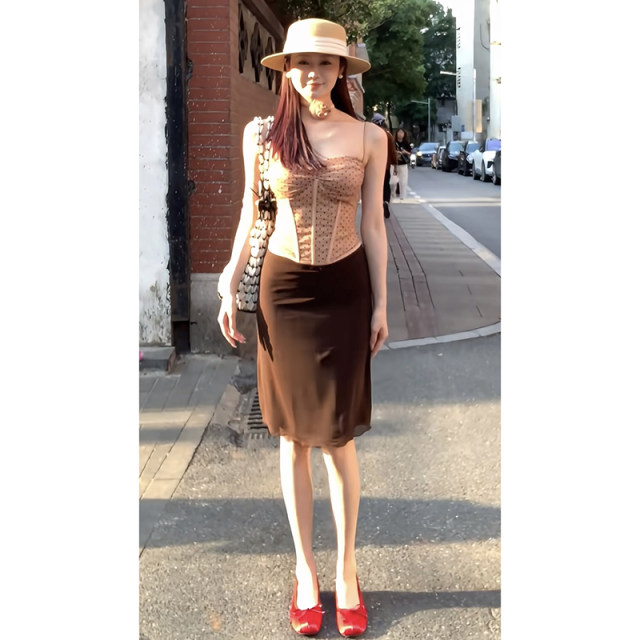 American retro hot girl design mesh high waist skirt summer new slim hip-covered skirt A-line short skirt for women