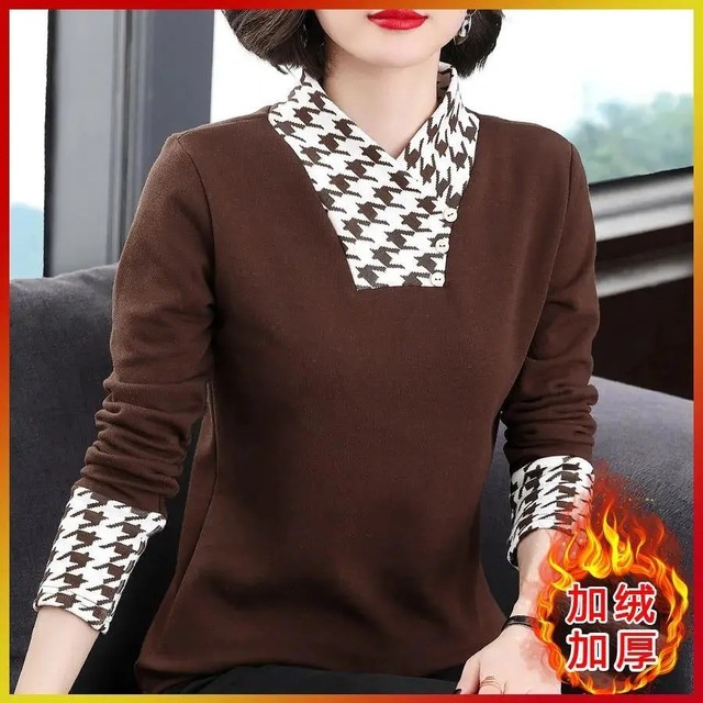 Developer middle-aged mother dressed base shirt for women in fashion 2025 plus velvet warm large size autumn and winter half turtleneck top