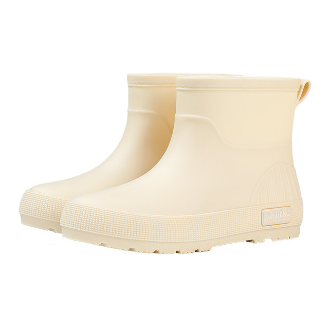 New water shoes, comfortable, fashionable and versatile, short-cut, low-cut, stylish rain boots, casual rain boots, warm, non-slip, waterproof rubber shoes