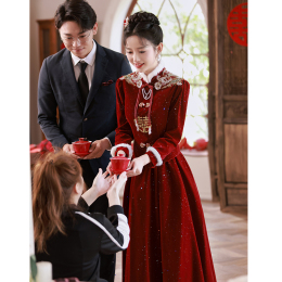 Chinese toast bride 2023 new autumn and winter red wedding dress winter wedding dress