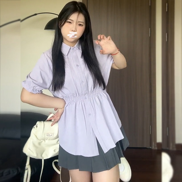 Large size design waist-hugging short-sleeved shirt for women in summer, fat, loose and slimming polo collar front shoulder top
