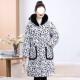 Middle -aged and elderly women's winter jacket Momsmate Mother Put a cotton jacket to keep warm and velvet thickened hooded printed cotton jacket anti -pollution
