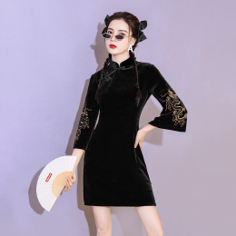 National tide cheongsam 2023 new young women winter black velvet autumn and winter Chinese style womens wear improved short