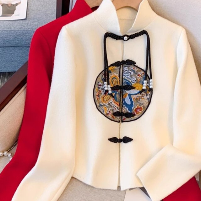 Large size new Chinese national wind embroidered sweater sweater 2025 spring new high -end red top outer jacket female