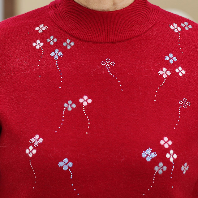 Middle-aged and elderly women's large-size elderly pull-up sweater grandma's sweater mother autumn and winter knitted base shirt top
