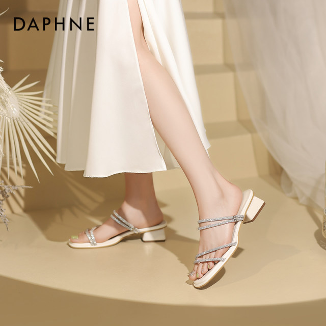 Daphne Sandals for women in summer 2025 women's shoes rhinestone slippers beach sandals for women wearing French thick heels