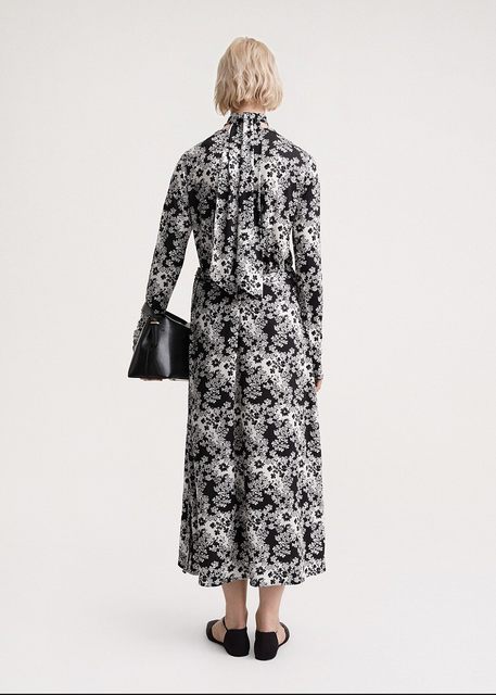 A small amount of spot TOTEME women's versatile floral waist lace mid-length skirt 23 years new