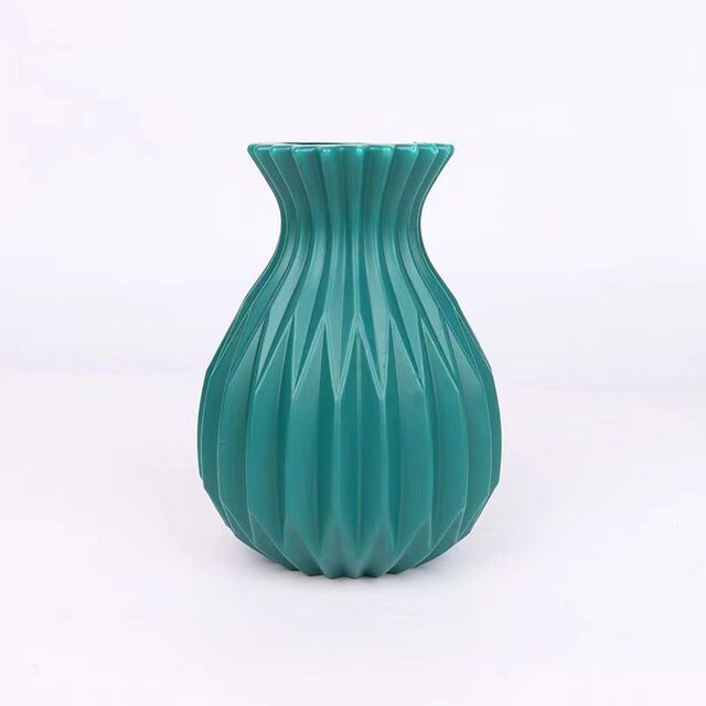 Vase ins Fenghaowei pineapple plastic vase flower arrangement at home place modern light luxury imitation plastic vase
