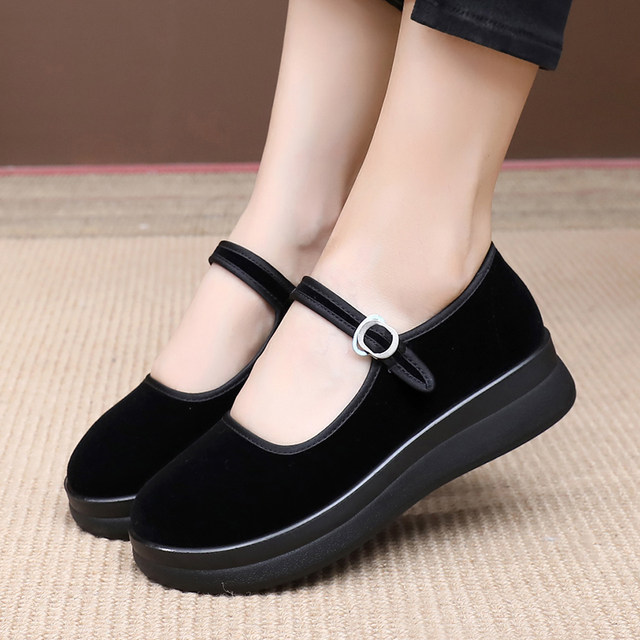 Old Beijing cloth shoes for women 2025 new style for work soft sole one foot pedal mother shoes genuine comfortable and not tired work shoes