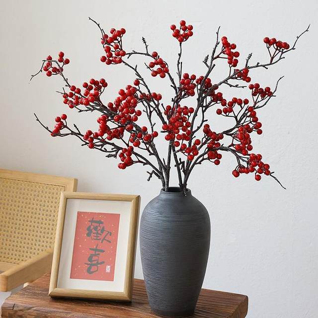 New Chinese style red currant fruit simulation flowers fake flower ornaments New Year decoration flower art living room flower arrangement red bean bouquet
