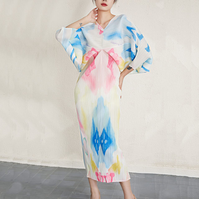Miyake pleated high-end dress for women 2024 spring and autumn new retro printed large-size 7-quarter sleeve V-neck midi skirt