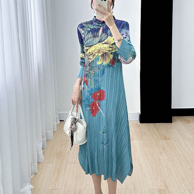 Sanzhai dress female early autumn new autumn new seven -point sleeve half -neck high -end print folds fashion commuting long skirt 072
