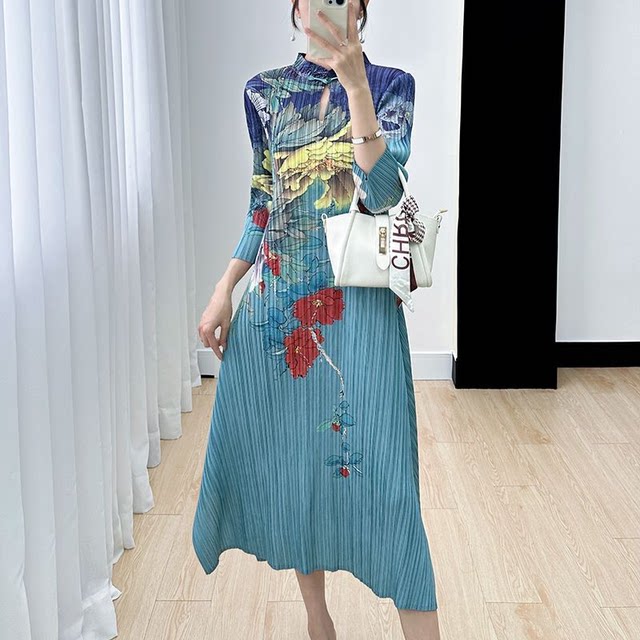Sanzhai dress female early autumn new autumn new seven -point sleeve half -neck high -end print folds fashion commuting long skirt 072
