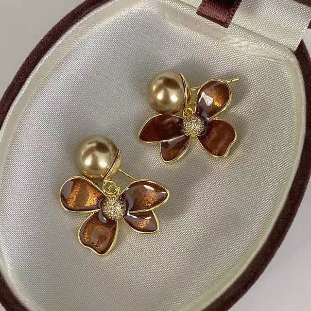 Brown autumn and winter enamel retro pearl flower earrings new light luxury temperament high earrings women's earrings