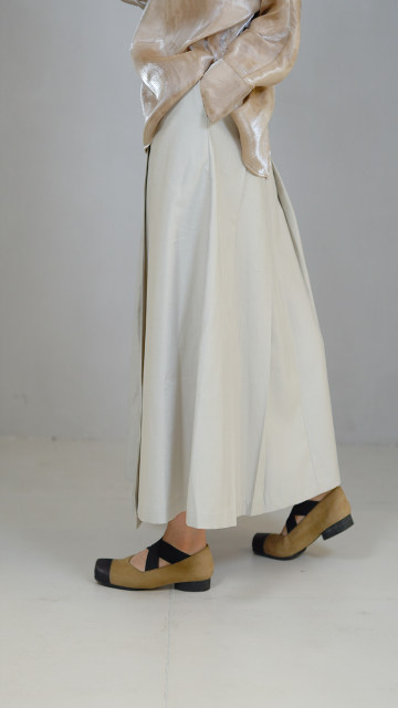 Gao Ding's Drinking Anti -Simple Political Fold Wrinkle Wind Symmetric Symmetric pleated pleated skirt
