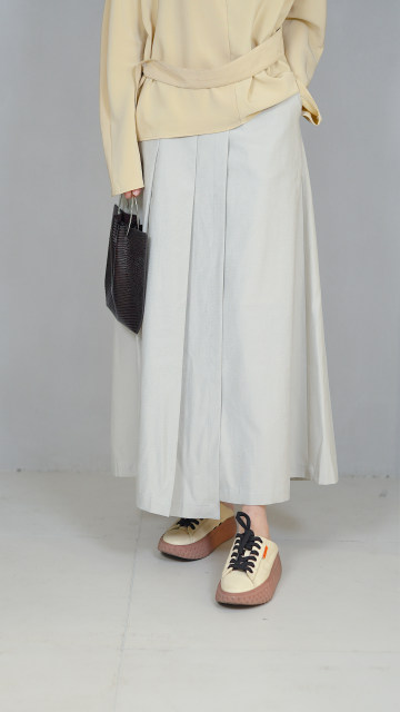 Gao Ding's Drinking Anti -Simple Political Fold Wrinkle Wind Symmetric Symmetric pleated pleated skirt
