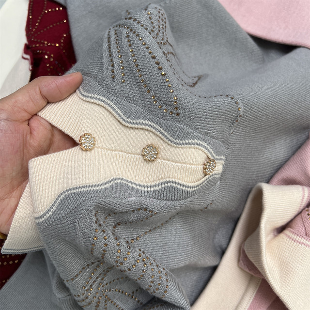 Mom's autumn knitted top 2025 new temperament lapel sweater middle-aged and elderly grandma early autumn long-sleeved bottoming shirt