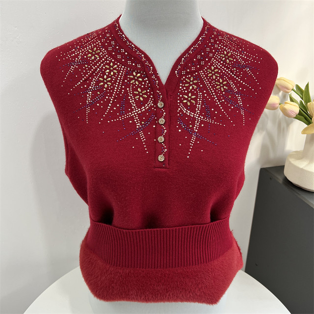 2023 new mother's clothing autumn and winter velvet thickened bottoming sweater middle-aged and elderly women's style grandma top woolen sweater
