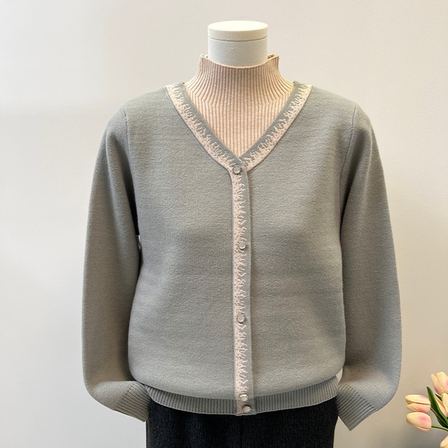 Fashionable mother's sweater with velvet, thickened and warm, middle-aged and elderly women's autumn and winter half turtleneck bottoming shirt