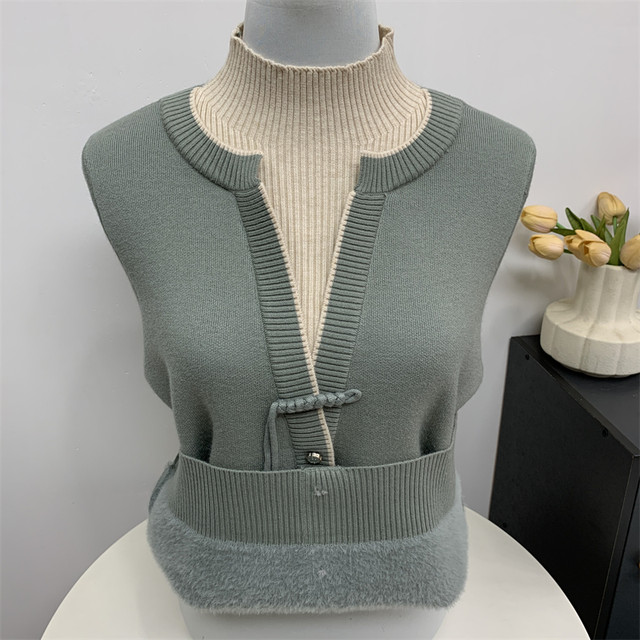 Mom's winter clothing 2024 new fake two-piece knitted thickened bottoming shirt half turtleneck middle-aged women's velvet warm sweater