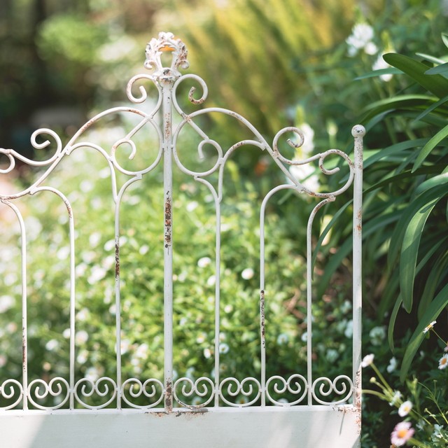 Retro iron low fence iron courtyard fence outdoor gardening pergola flower stand garden old