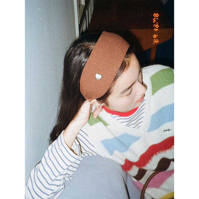 Tagi. Wide-brimmed knitted pearl retro headband for women with high skull, high-end sense, wide version fashionable hair accessories and headwear