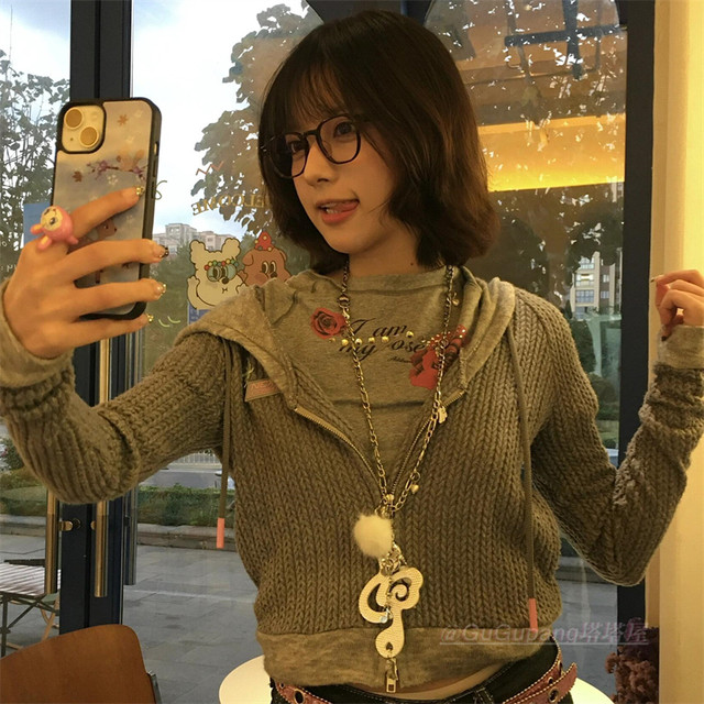 
Sweet cool girl note wings leather long necklace y2k hot girl subculture sweater chain personalized friend clavicle chain