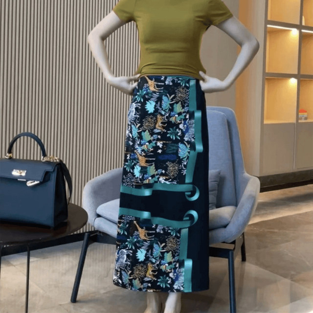 European retro floral rear slit design skirt for women new summer trendy high-waist simple straight skirt