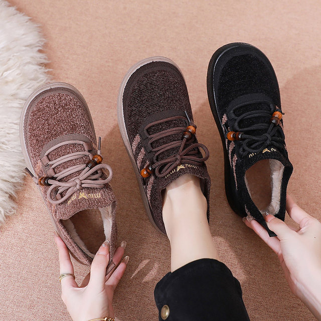 2025 Winter New Old Beijing Cotton Shoes Women's Velvet Thickened Warm Anti-Ski Ground Boots One-Step Mom Cotton Boots
