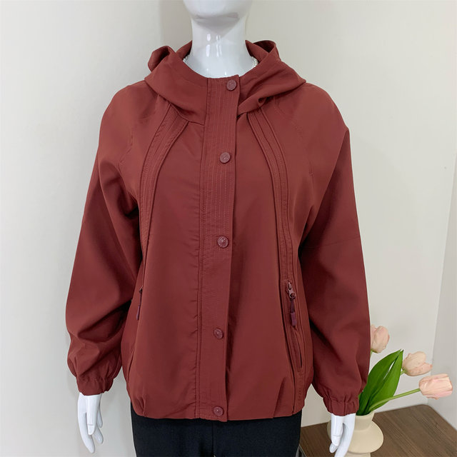 Middle-aged mother autumn jacket 2025 new spring and autumn fashionable hooded top middle-aged and elderly women's short large-size jacket