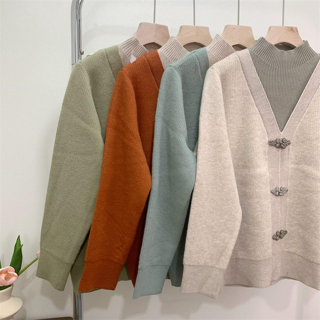 Mother's autumn and winter sweater, velvet and thickened bottoming shirt, middle-aged and elderly women's half-high collar inner warm fake two-piece top