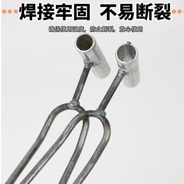 
A hand-held soil loosening two-pronged fork for gardening, growing vegetables, flowers, fertilizing and weeding tools for planting without damaging the root system.